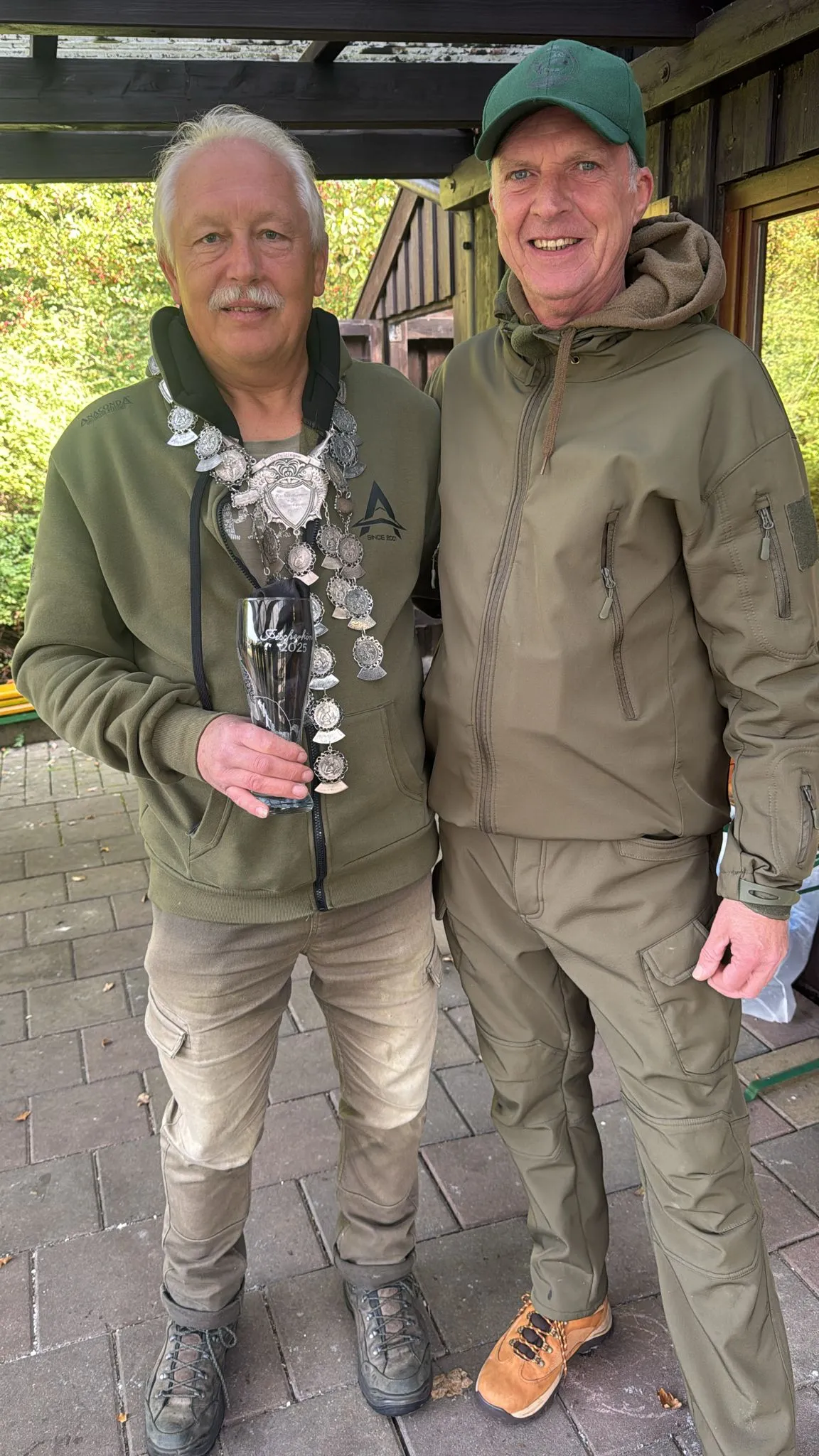 Wilfried Neefischer mit zweitem Vorstand Jürgen Lipke